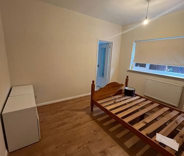 1 Bed Flat, Sherwood Gardens, IG11 - Photo 3