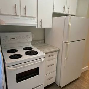 1 BEDROOM-Beautiful Apartment / Convenient location / - Photo 2