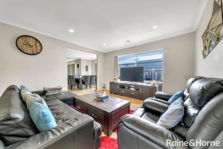 31 Butterfly Boulevard, Tarneit, VIC 3029 - Photo 4