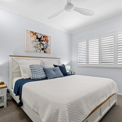 WATERFRONT APARTMENT - Photo 1