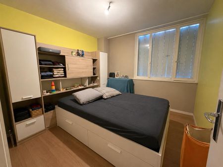 Location Appartement 4 pièces 73m² BRON 69500 - Photo 2