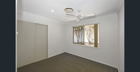 Spacious Lowset Home in Prime Springfield Lakes Location - Photo 3