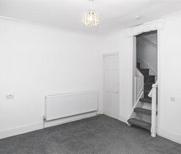 2 bedroom end of terrace house to rent - Photo 3