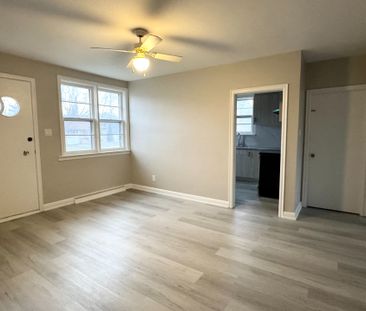 For Lease - 229 Crestwood Road, Vaughan, Ontario - Photo 6