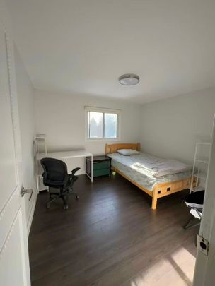 For Lease - 11 Post Horn Grove Unit# (BEDROOM), Toronto, Ontario - Photo 1