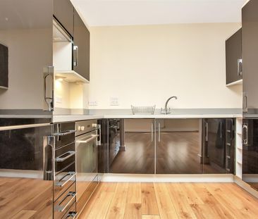 To Let 2 Bed Apartment - Photo 5