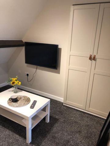 1 bedroom private hall to rent - Photo 2