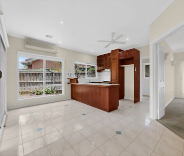 PRIVATE AND PERFECTLY POSITIONED IN DONVALE - Photo 4