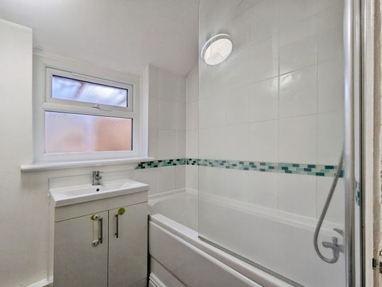 London Road, South Stifford, Grays, RM20 - Photo 1