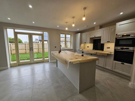 5 bedroom terraced house to rent - Photo 5