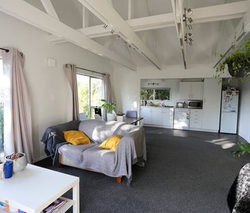 FOUR BEDROOM STUDENT ACCOMMODATION! - Photo 1