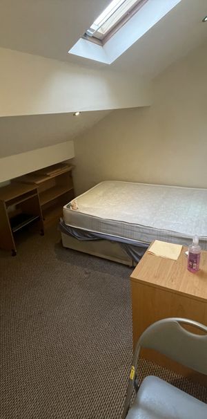 Room 6, 252, Aqueduct Street, Preston - Photo 1