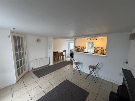 48 High Street, Ballyhalbert, Newtownards, BT22 1BL - Photo 2