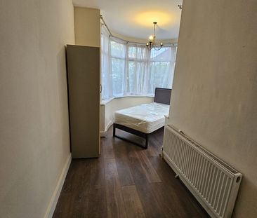 Room in a Shared Flat, Manor Drive, HA9 - Photo 4