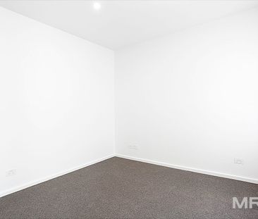 Luxury living in central Ormond location - Photo 6