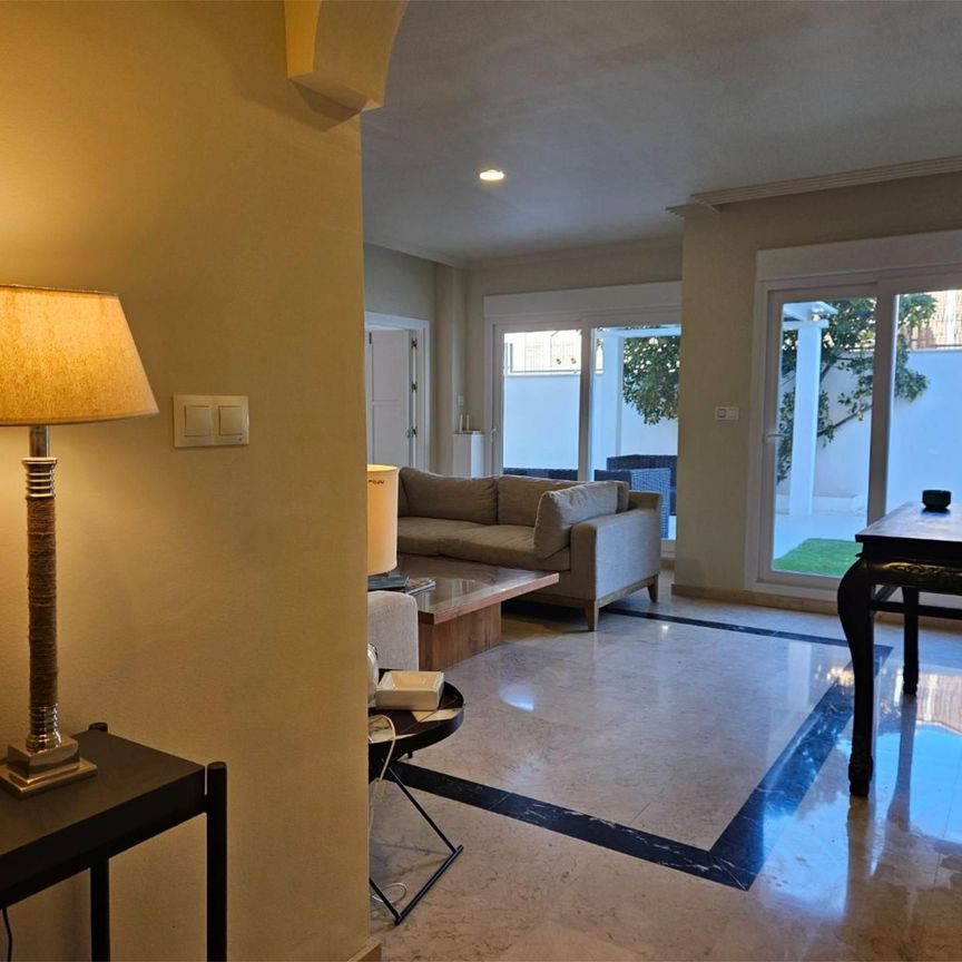 Piso de alquiler en Calle Pino Real, 3, Costabella - Photo 1