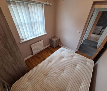 4 bedroom townhouse to rent - Photo 5