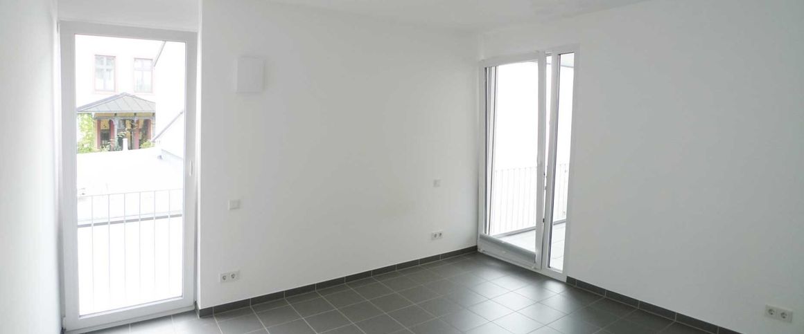 Hochwertige 2 Zimmerwohnung mit Loggia in Porta-Nigra-Nähe - Photo 1