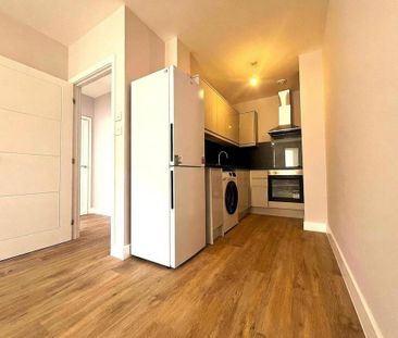 1 bedroom flat to rent - Photo 2