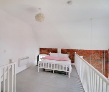 1 Bed Flat, Crocketts Lane, B66 - Photo 2