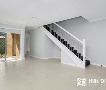 Commanding exquisite transportation convenience - Photo 2