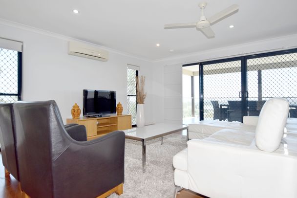 RISE AND SHINE IN SOUTH GLADSTONE - MODERN LIVING WITH BREATHTAKING VIEWS! - Photo 1