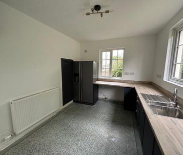 31 Waringstown Road, Lurgan, BT66 7HH - Photo 4