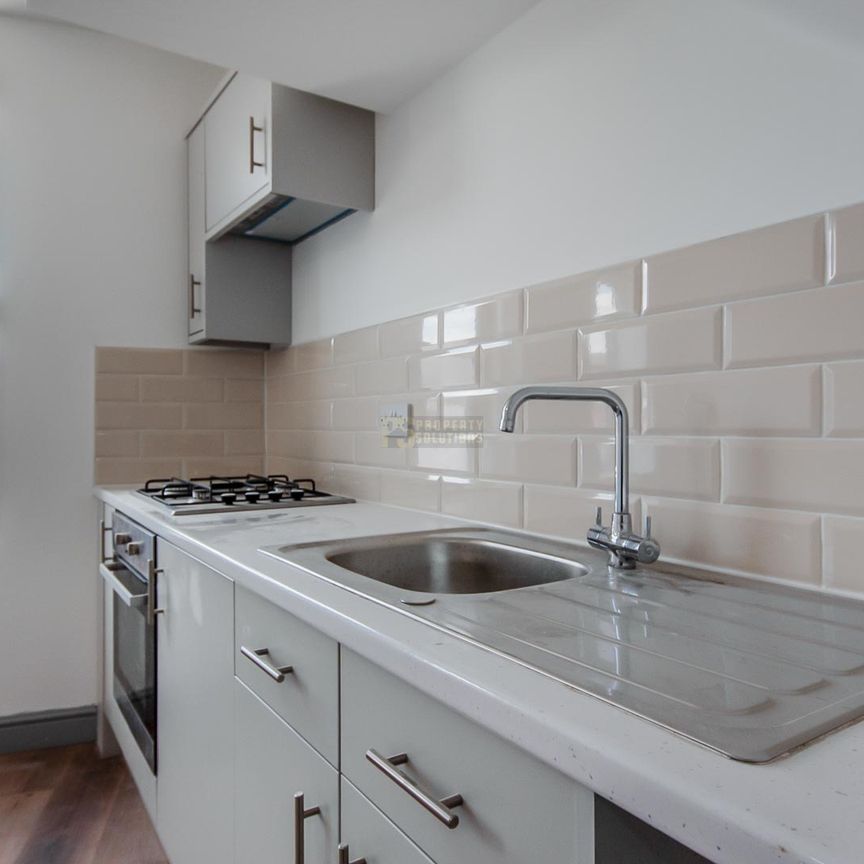 Flat 3,130 Cape Hill - Photo 1