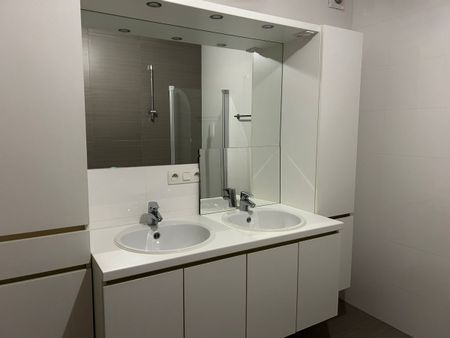 Instapklaar 2-slpk app met garage in Alken - Photo 3