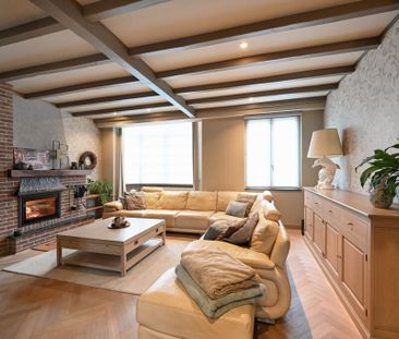 Mooie en gerenoveerde woning in populaire straat te Borgerhout - Photo 1