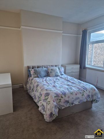 3 bed Terraced in Stoke-on-Trent Staffordshire, Stoke-on-Trent, ST1 3BD - Photo 4