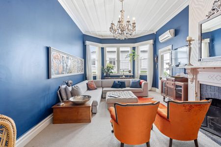 Classic Elegance & Modern Comforts - Photo 4