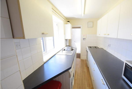 3 bedroom terraced house to rent - Photo 5