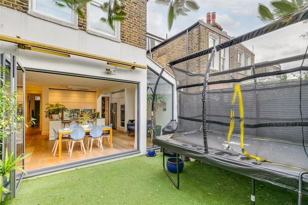 5 bedroom terraced house to rent - Photo 1