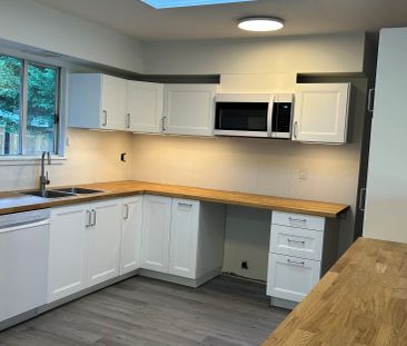 667 Sixth Street- Upper - Photo 4