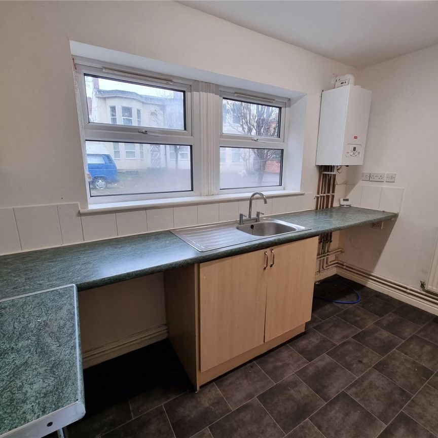 Second Avenue, Nottingham, Nottinghamshire, NG7 - Photo 1