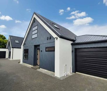 Architecturally designed townhouse - Photo 5