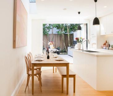 Grand Darlinghurst three-bedroom terrace, blending heritage bones, ... - Photo 3