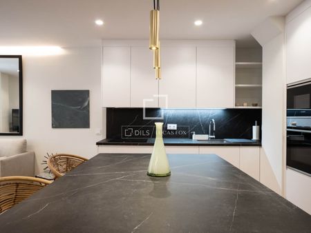Excellent 3 Bedroom apartment for rent in Recoletos, Madrid - Photo 2