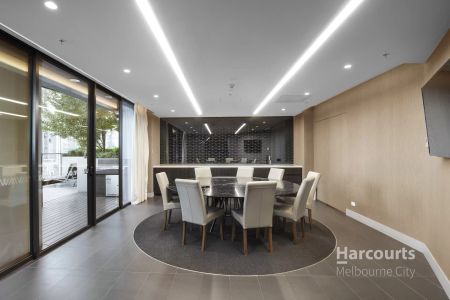 Modern Inner-City Living in the Heart of Southbank - Photo 4