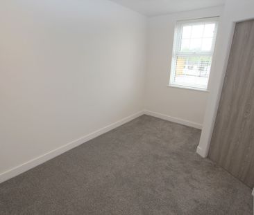 2 Bedroom Apartment, Ellesmere Port - Photo 5