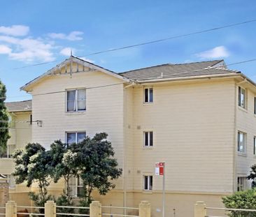 FULLY RENOVATED FLOOR 2 BEDROOM UNIT 500M TO AUBURN STATION - Photo 1