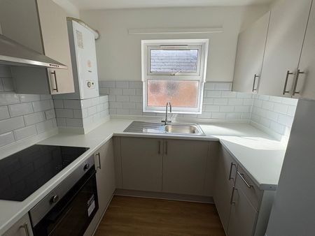 2 Bed Flat, Lynmouth Road, RG1 - Photo 3
