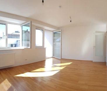 Ihr neues Zuhause: Lichtdurchflutete Wohnung mit Loggia - Photo 2