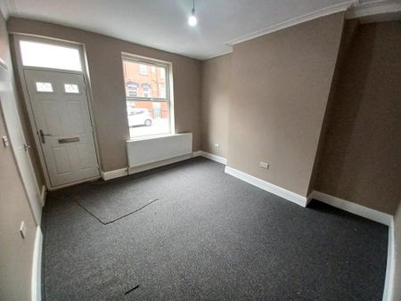 2 bedroom end of terrace house to rent - Photo 5