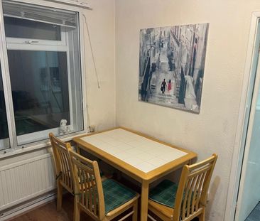 Room in a Shared House, Tarnbrook Walk, M15 - Photo 4