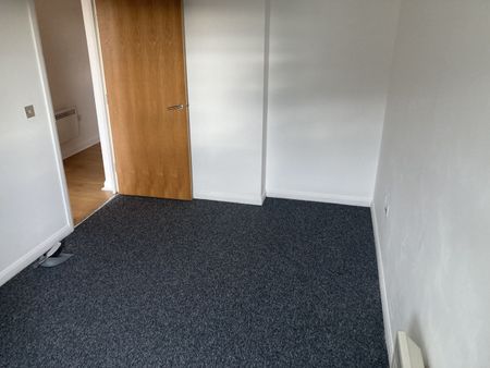 1 Bed Flat, Icon Building, IG1 - Photo 3