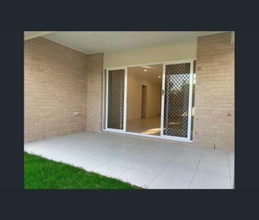 * GAS Cooking & Hot Water * Separate Lounge * Security Screens * - Photo 6