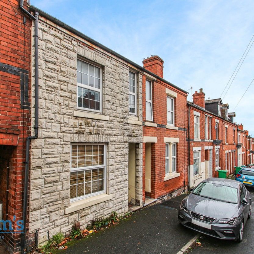 2 bed Mid Terraced House for Rent - Photo 2