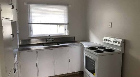 2/1171 Victoria Street - Photo 3